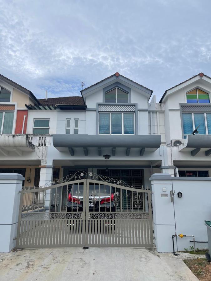 Austin Perdana 5Mins To Aicc Opposite Hsi Villa Johor Bahru Exterior photo